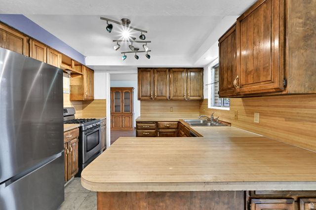 1663 NAVAJO DR, Ogden, UT 84403