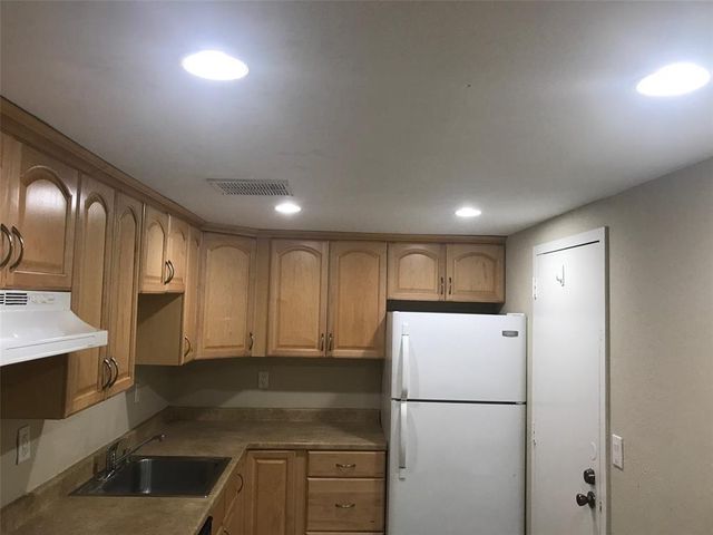 1805 Sans Souci Blvd 403, North Miami, FL 33181