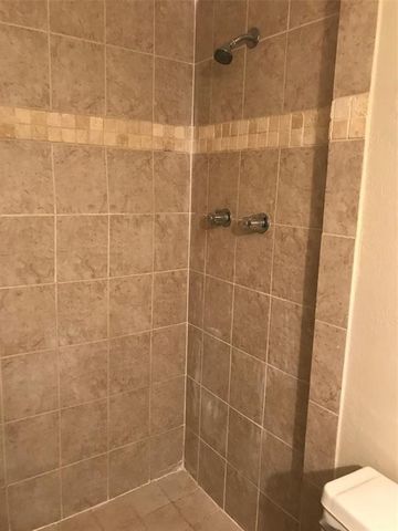 1805 Sans Souci Blvd 403, North Miami, FL 33181