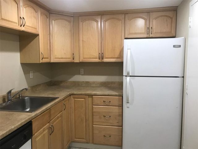 1805 Sans Souci Blvd 403, North Miami, FL 33181