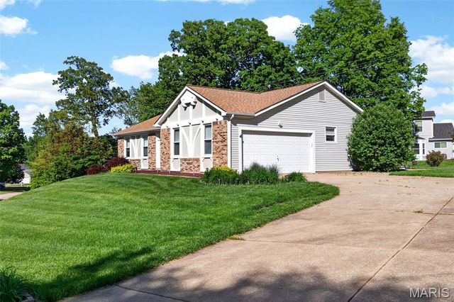 386 Westbrook Drive, O'fallon, MO 63366