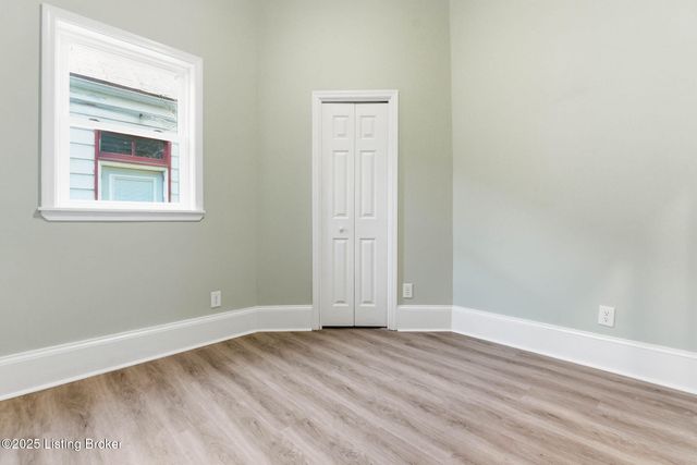 1419 Debarr St, Louisville, KY 40204