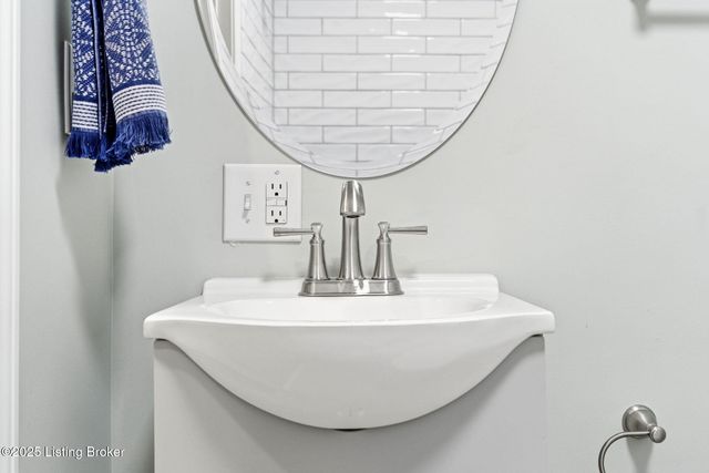 1419 Debarr St, Louisville, KY 40204