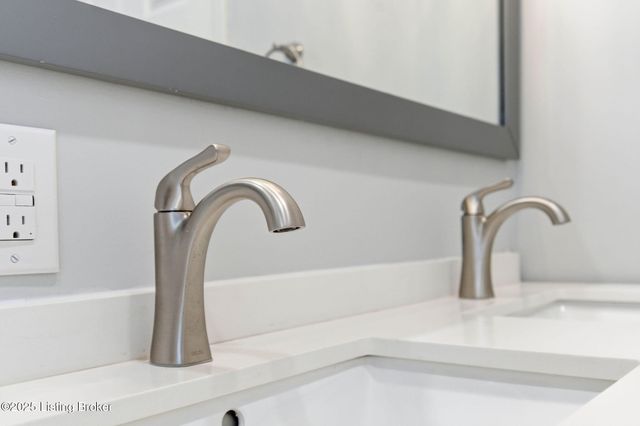 1419 Debarr St, Louisville, KY 40204