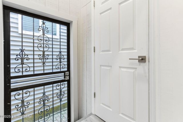 1419 Debarr St, Louisville, KY 40204