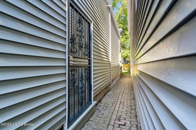 1419 Debarr St, Louisville, KY 40204