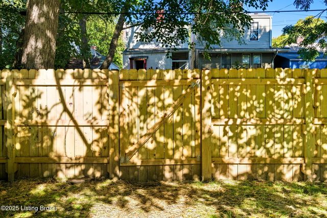 1419 Debarr St, Louisville, KY 40204