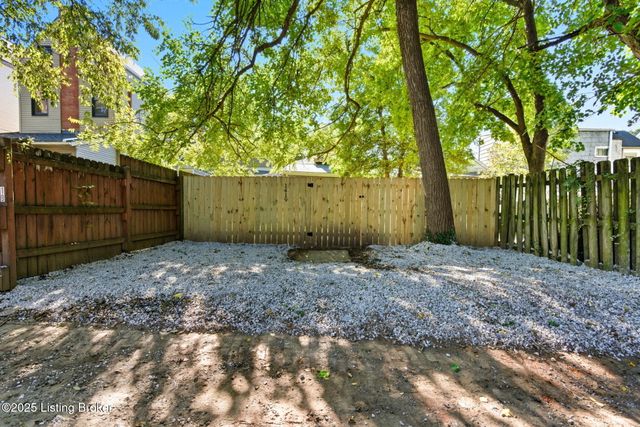 1419 Debarr St, Louisville, KY 40204