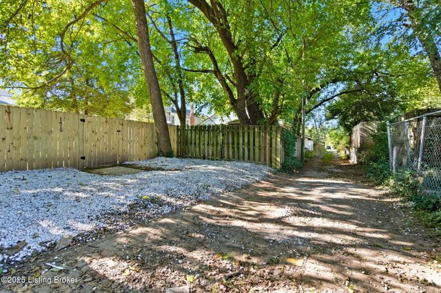 1419 Debarr St, Louisville, KY 40204