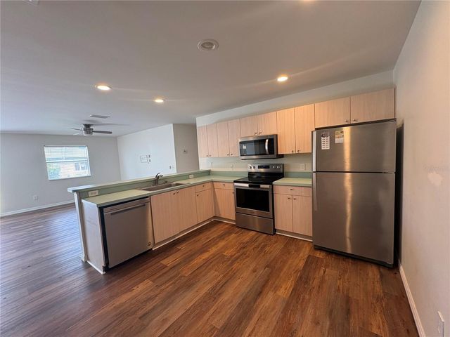 731 DUMAS STREET, Lady Lake, FL 32159