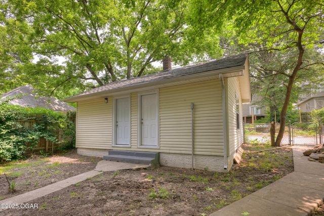 535 N Byers Avenue, Joplin, MO 64801