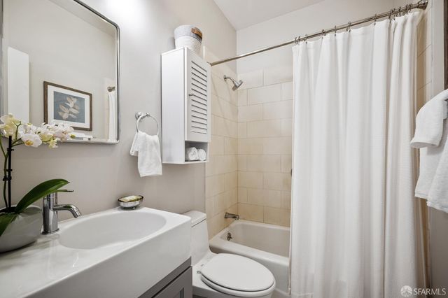 1200 Castro Street 1, San Francisco, CA 94114