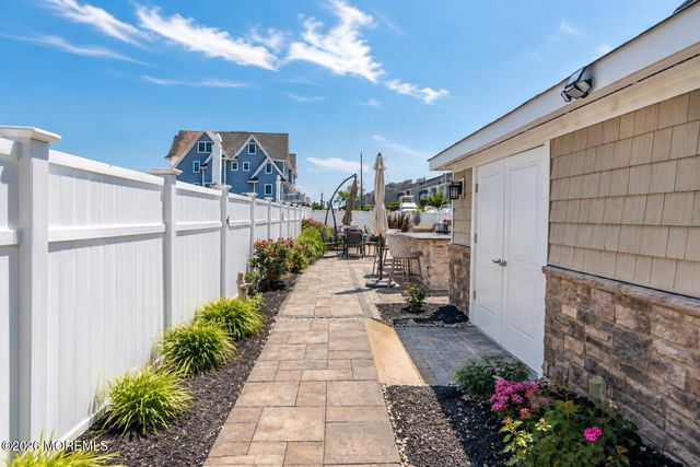 1246 Ocean Avenue B, Sea Bright, NJ 07760