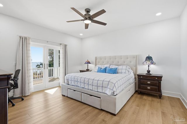 2721 Bay St, Gulf Breeze, FL 32563