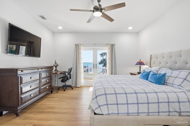 2721 Bay St, Gulf Breeze, FL 32563