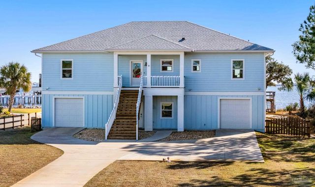 2721 Bay St, Gulf Breeze, FL 32563