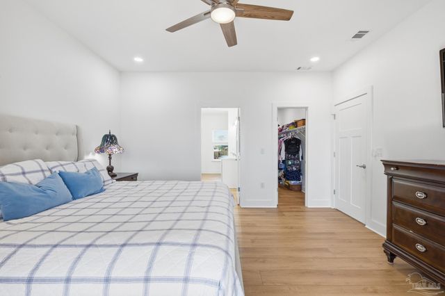 2721 Bay St, Gulf Breeze, FL 32563