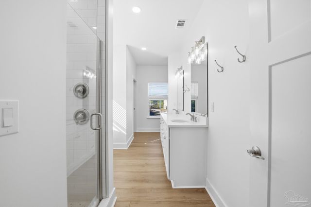 2721 Bay St, Gulf Breeze, FL 32563