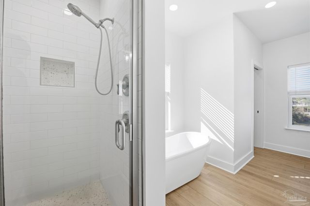 2721 Bay St, Gulf Breeze, FL 32563