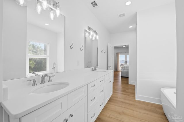 2721 Bay St, Gulf Breeze, FL 32563