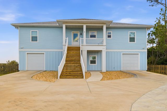 2721 Bay St, Gulf Breeze, FL 32563