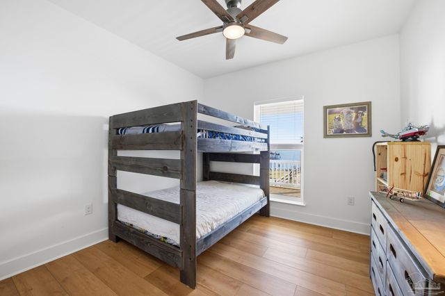 2721 Bay St, Gulf Breeze, FL 32563