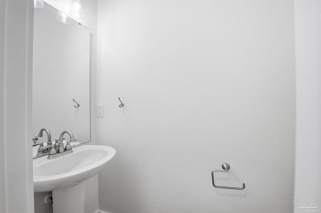 2721 Bay St, Gulf Breeze, FL 32563