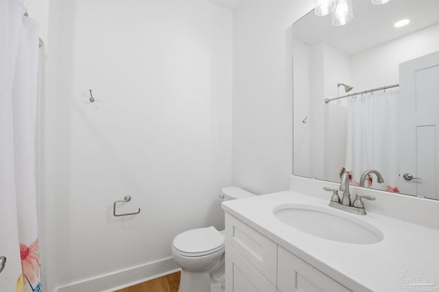 2721 Bay St, Gulf Breeze, FL 32563