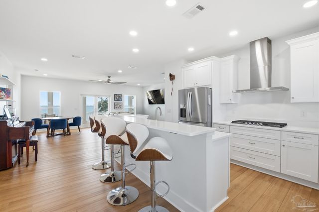 2721 Bay St, Gulf Breeze, FL 32563