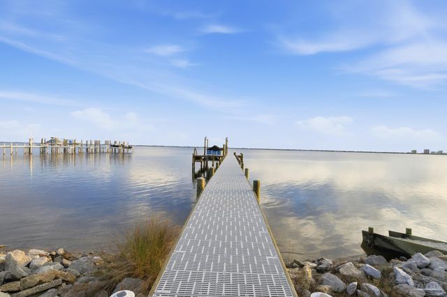 2721 Bay St, Gulf Breeze, FL 32563