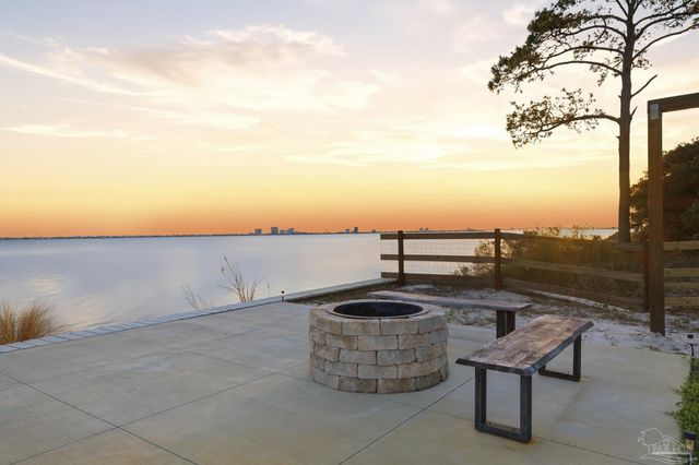 2721 Bay St, Gulf Breeze, FL 32563