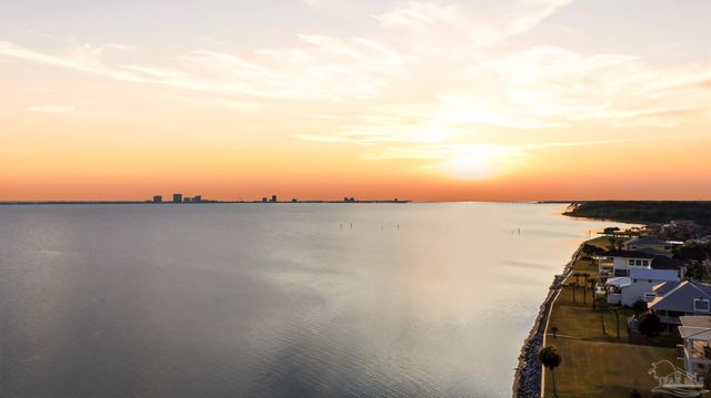 2721 Bay St, Gulf Breeze, FL 32563