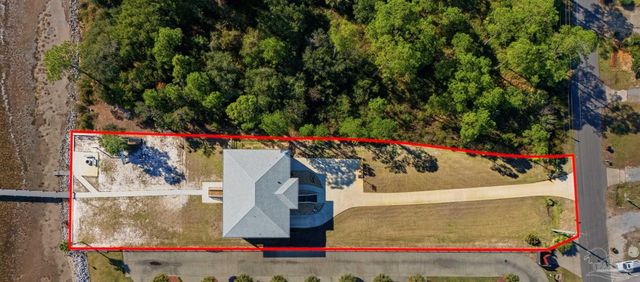 2721 Bay St, Gulf Breeze, FL 32563