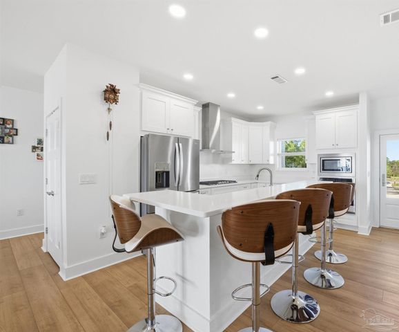 2721 Bay St, Gulf Breeze, FL 32563