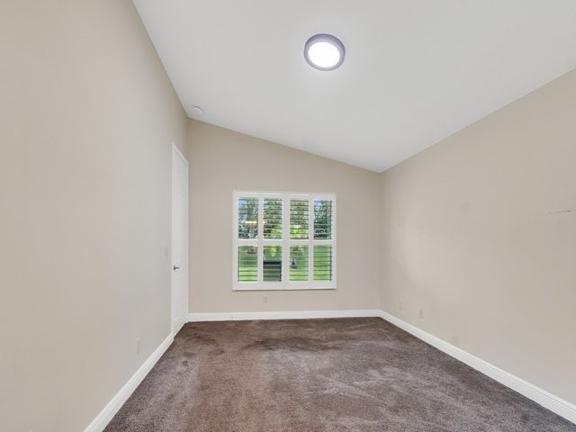 1975 Grey Falcon Circle SW, Vero Beach, FL 32962