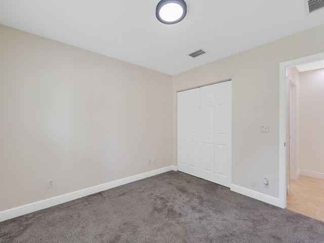 1975 Grey Falcon Circle SW, Vero Beach, FL 32962