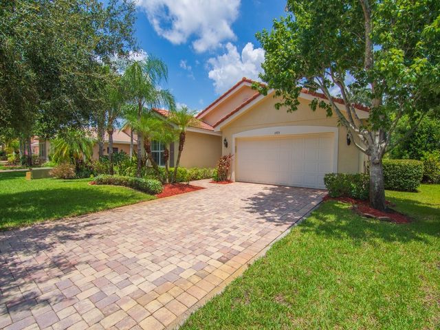 1975 Grey Falcon Circle SW, Vero Beach, FL 32962