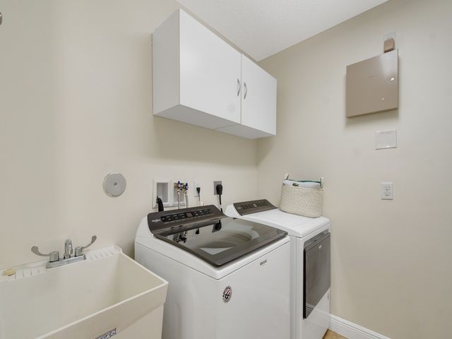1975 Grey Falcon Circle SW, Vero Beach, FL 32962