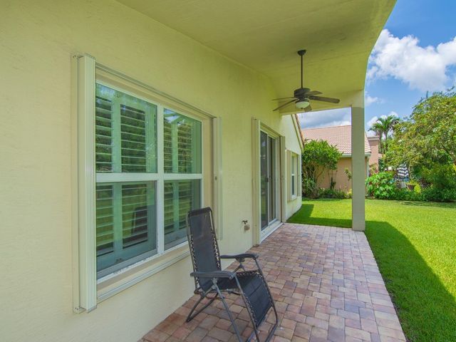 1975 Grey Falcon Circle SW, Vero Beach, FL 32962