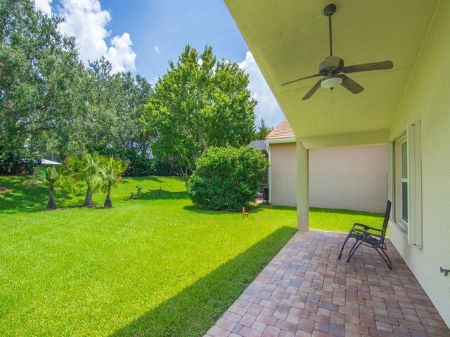 1975 Grey Falcon Circle SW, Vero Beach, FL 32962