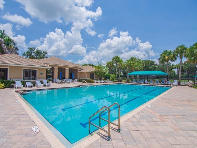 1975 Grey Falcon Circle SW, Vero Beach, FL 32962