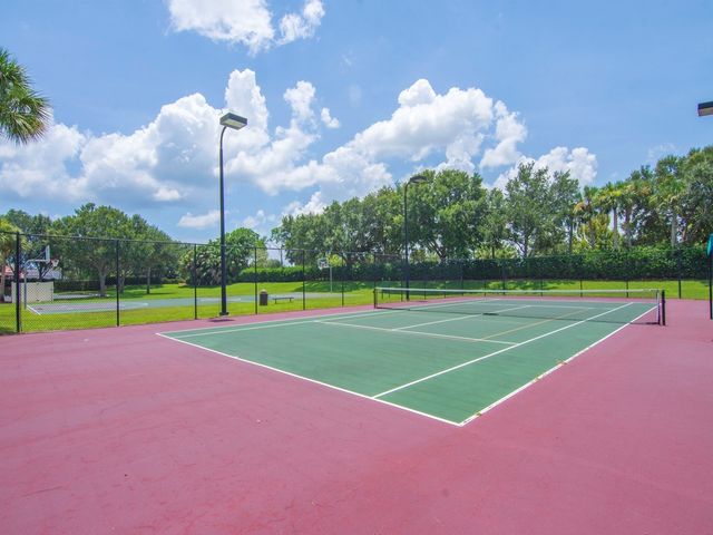 1975 Grey Falcon Circle SW, Vero Beach, FL 32962