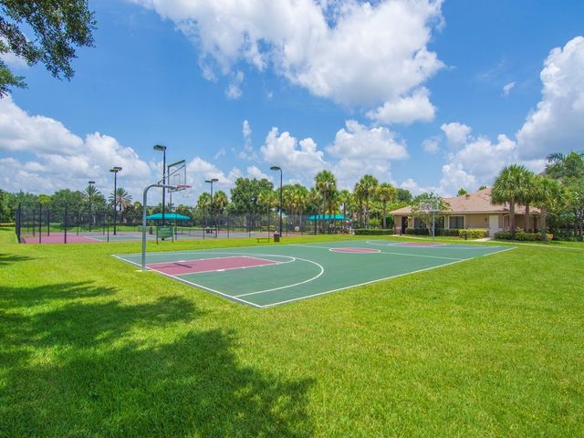 1975 Grey Falcon Circle SW, Vero Beach, FL 32962