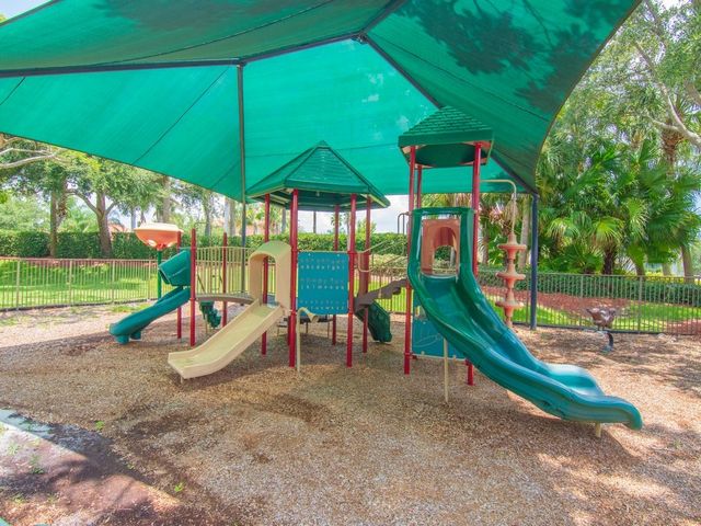 1975 Grey Falcon Circle SW, Vero Beach, FL 32962