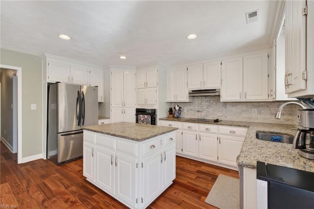 943 Camino Real S, Virginia Beach, VA 23456