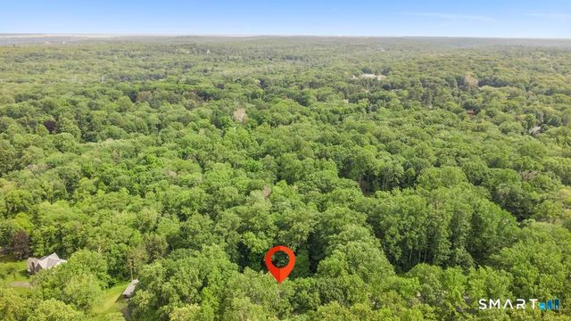 12 Jenick Lane, Woodbridge, CT 06525