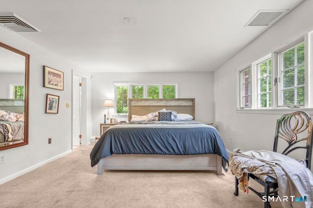 12 Jenick Lane, Woodbridge, CT 06525