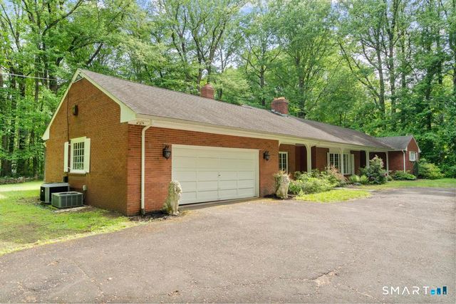 12 Jenick Lane, Woodbridge, CT 06525