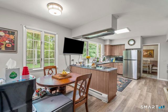 12 Jenick Lane, Woodbridge, CT 06525