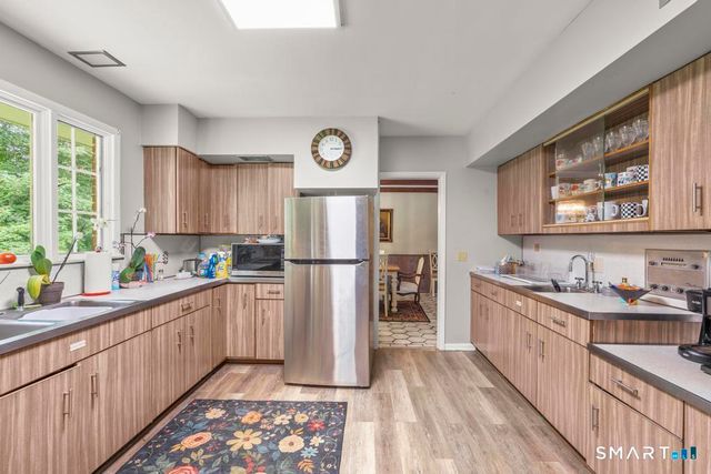 12 Jenick Lane, Woodbridge, CT 06525